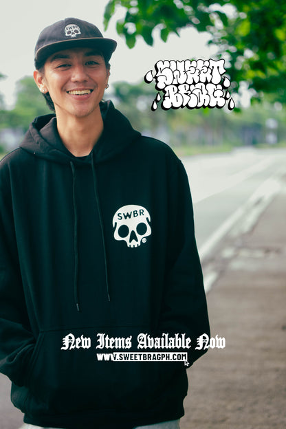 SKULLY PULLOVER HOODIE