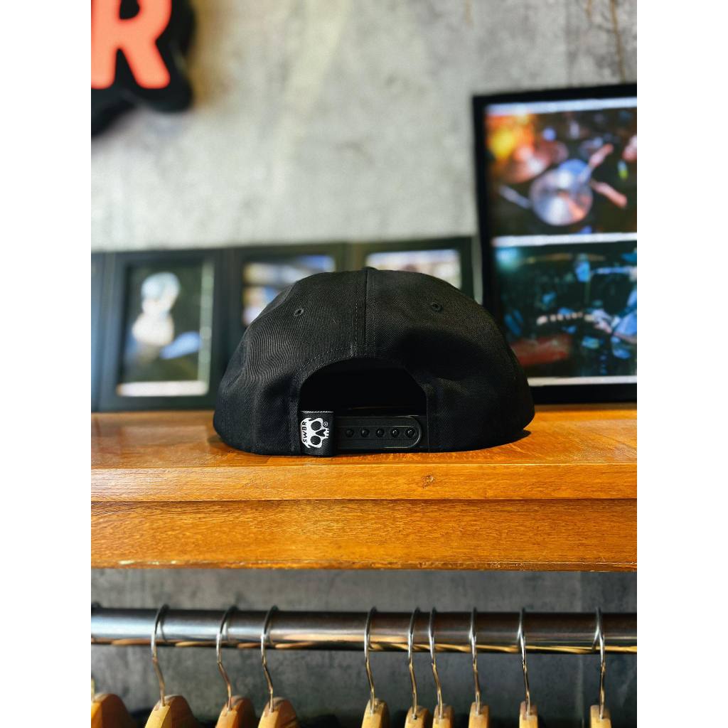 THREADS SNAPBACK BLACK