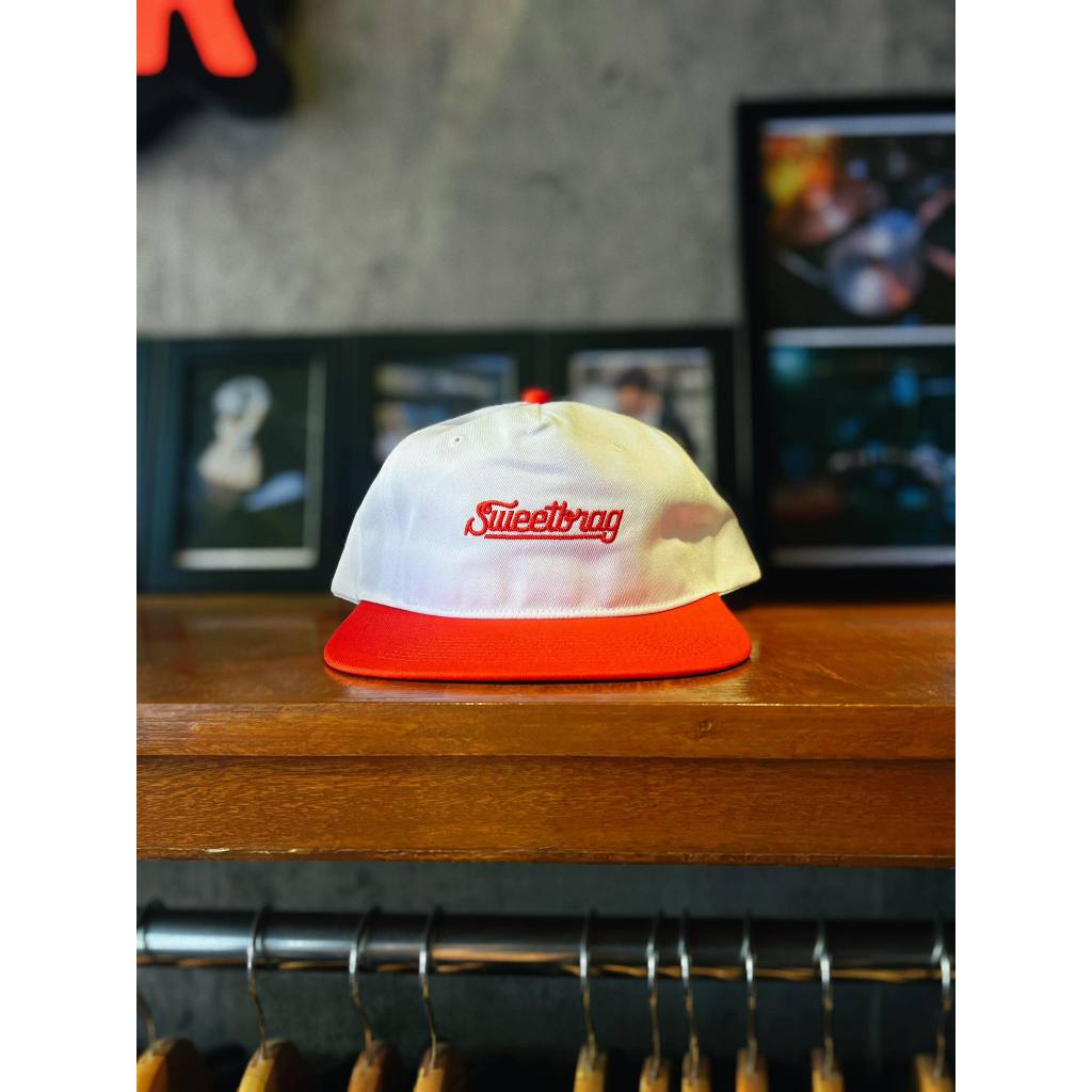 THREADS SNAPBACK CREAM/RED